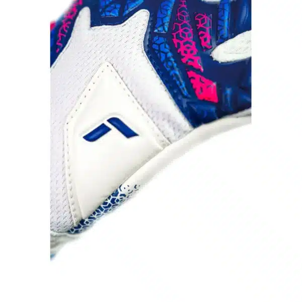 Reusch Attrakt RE:GRIP NC Junior - Image 6